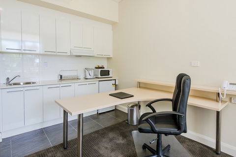 Belconnen Way Motel And Serviced Apartments - Accommodation VIC 2