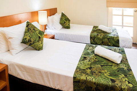 The Lakes Cairns Resort - Accommodation VIC 8