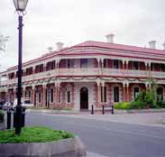 Jens Town Hall Hotel - Accommodation VIC
