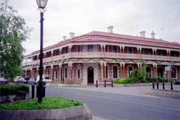 Jens Town Hall Hotel - Accommodation VIC 0