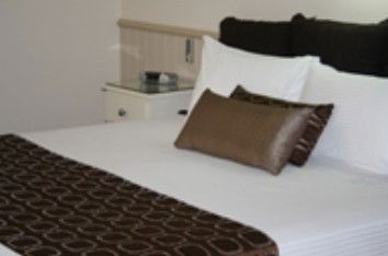 Comfort Inn & Suites Robertson Gardens - Accommodation VIC 1