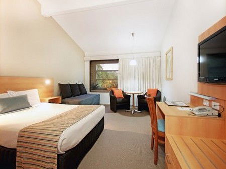 Quality Hotel Airport International - Accommodation VIC 2