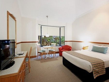 Quality Hotel Airport International - Accommodation VIC 4