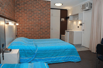 Lakes Central Hotel - Accommodation VIC 3
