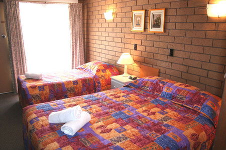 Rippleside Park Motor Inn - Accommodation VIC 1