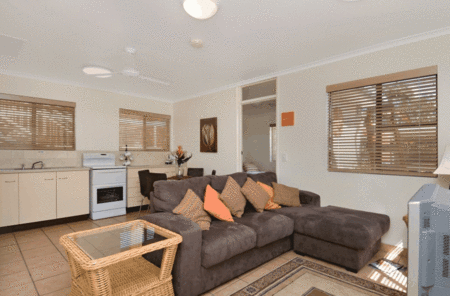 Cayman Quays - Accommodation VIC 5