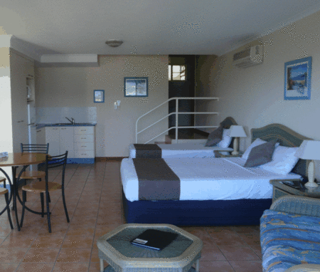 Sunlit Waters Studio Apartments - Accommodation VIC 3