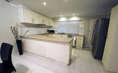 Costa Royale Beachfront Apartments - Accommodation VIC 3