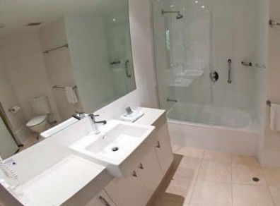 Regatta Riverfront Apartments - Accommodation VIC 3