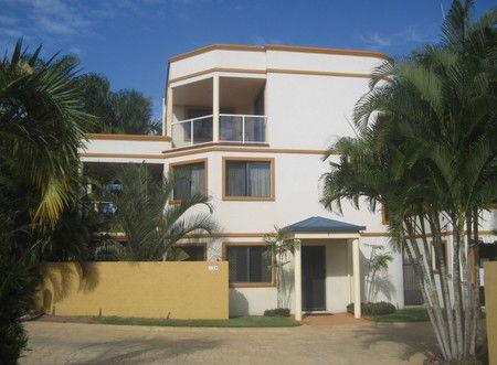 Urangan QLD Accommodation VIC