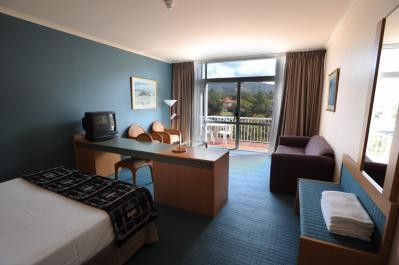 Absolute Beachfront Opal Cove Resort - Accommodation VIC 2