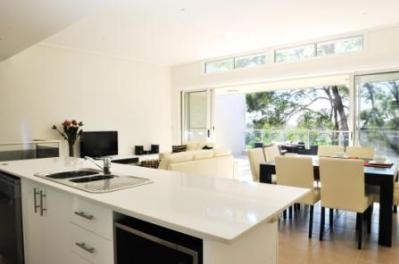 Absolute Beachfront Opal Cove Resort - Accommodation VIC 3