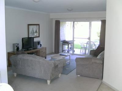 Absolute Beachfront Opal Cove Resort - Accommodation VIC 4