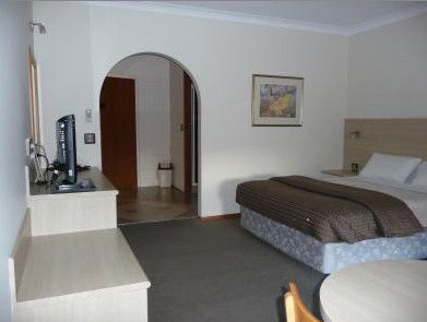Hamiltons Townhouse Motel - Accommodation VIC 2