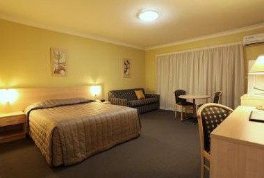 Maclin Lodge Motel - Accommodation VIC 4