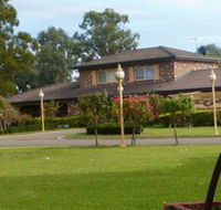 Carriage House Motor Inn - Accommodation VIC