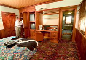 The Manly Hotel - Accommodation VIC 3