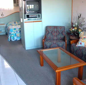Caloundra Suncourt Motel - Accommodation VIC 3