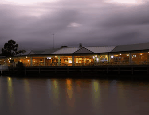 Waterfront Hotel - Accommodation VIC