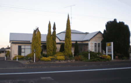 Le Cavalier Court Motel - Accommodation VIC 1