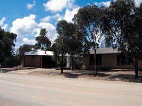 Outback Chapmanton Motor Inn - Accommodation VIC 1
