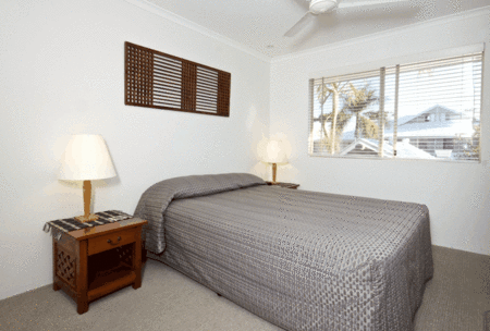 Pelican Beach Resort - Accommodation VIC 1