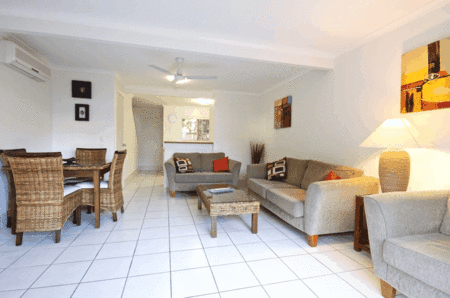 Pelican Beach Resort - Accommodation VIC 3