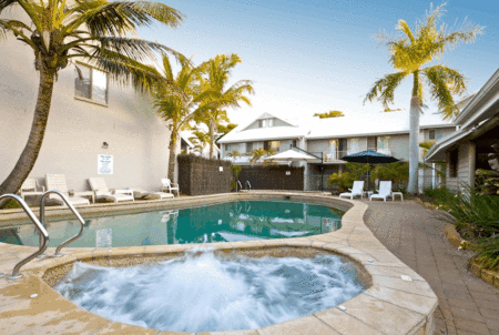 Pelican Beach Resort - Accommodation VIC 4