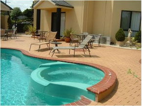 Hopkins House Motel & Apartments - Accommodation VIC 6
