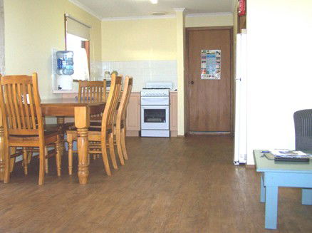 Allestree Holiday Units - Accommodation VIC 3