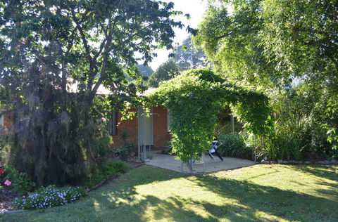 Bright Colonial Inn Motel - Accommodation VIC 2
