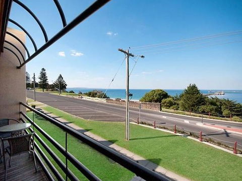 Centreport Units - Accommodation VIC 1