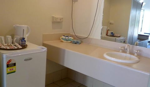 Alice Motor Inn - Accommodation VIC 3