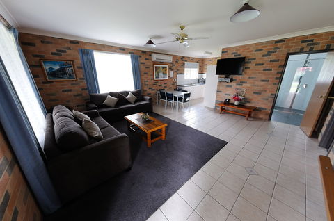 Greenvale Holiday Units - Accommodation VIC 2