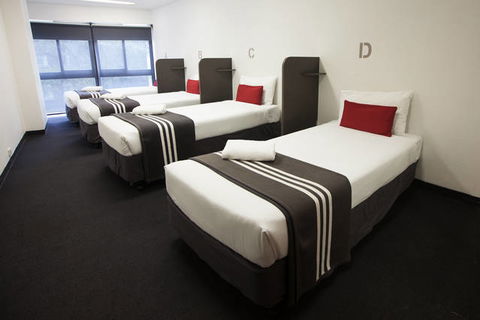 Y Hotel Hyde Park - Accommodation VIC 3