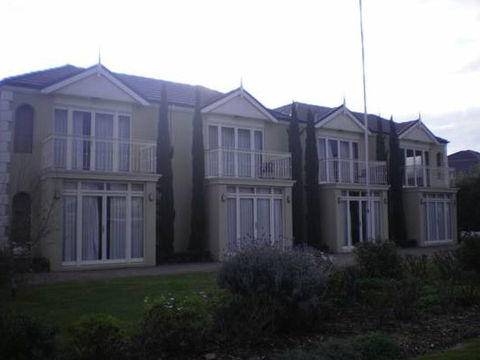 Colonial Village Motel - Accommodation VIC 1