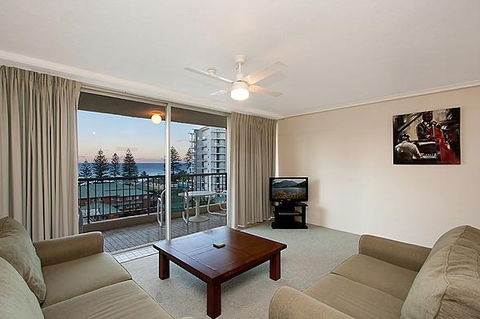 Rainbow Commodore Holiday Apartments - Accommodation VIC 4