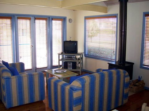 Rayville Boat Houses - Accommodation VIC 3