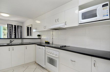 White Crest Luxury Apartments - Accommodation VIC 3