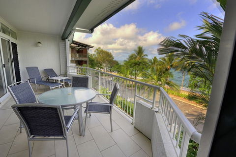 Costa Royale Beachfront Apartments - Accommodation VIC 4