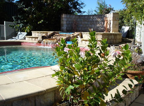 Noosa Valley Manor - Bed And Breakfast - Accommodation VIC 2