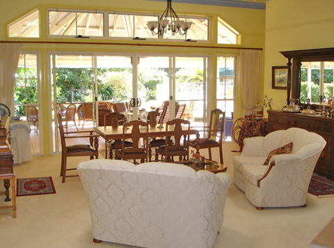 Noosa Valley Manor - Bed And Breakfast - Accommodation VIC 3