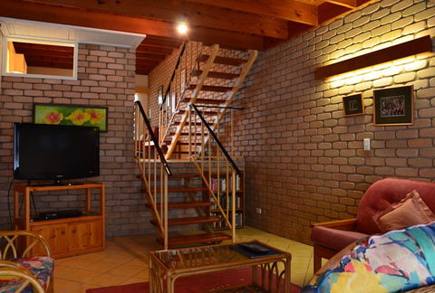 Bottlebrush Holiday Townhouses - Accommodation VIC 3