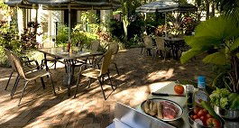 Tropic Towers Apartments - Accommodation VIC 3
