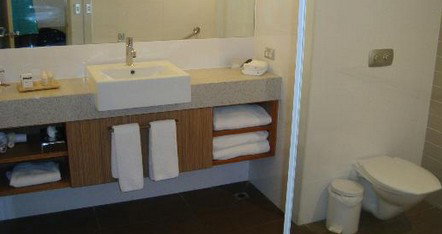 Desert Gardens Hotel - Accommodation VIC 3