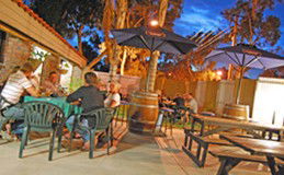 Toddy's Backpackers Resort - Accommodation VIC 4