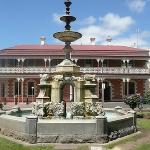 Jens Town Hall Hotel - Accommodation VIC 2