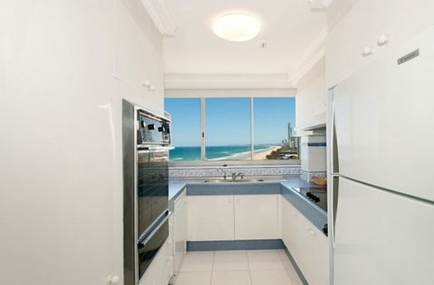 Beachside Tower - Accommodation VIC 3