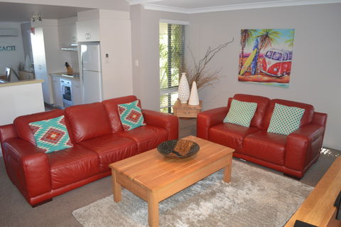 Outrigger Bay Apartments - Accommodation VIC 6