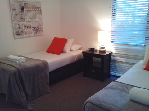 Outrigger Bay Apartments - Accommodation VIC 8